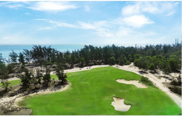 Sân gôn đẳng cấp Golden Sands Golf Resort dự kiến sẽ sẵn sàng phục vụ người yêu gôn từ tháng 9 năm nay.