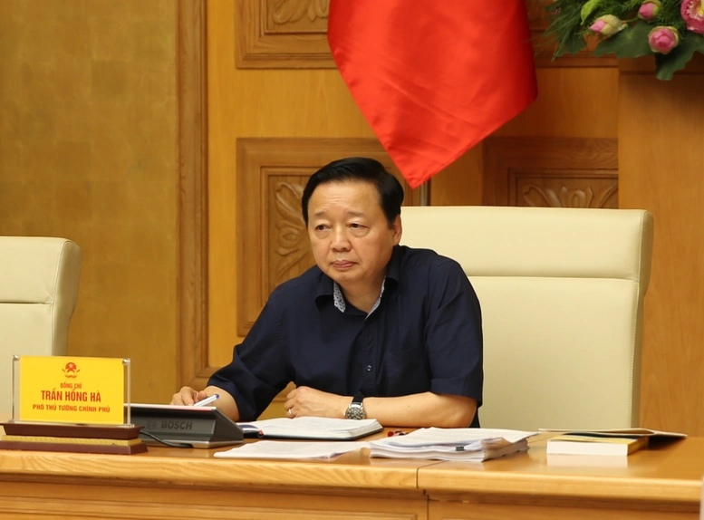 Phó Thủ tướng Trần Hồng Hà chỉ đạo tại cuộc họp