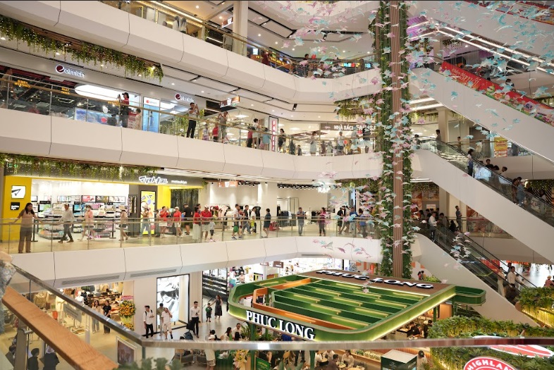 Vincom Mega Mall Grand Park là TTTM đầu tiên tại Việt Nam được xây dựng với chủ đề “Park-in-Mall”