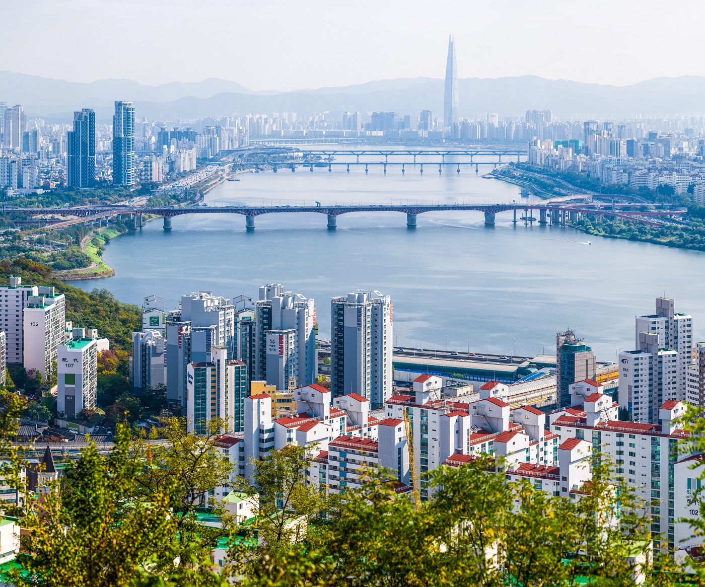 Những khu phố xa hoa bên sông Hàn, Seoul (Hàn Quốc). Ảnh Istock