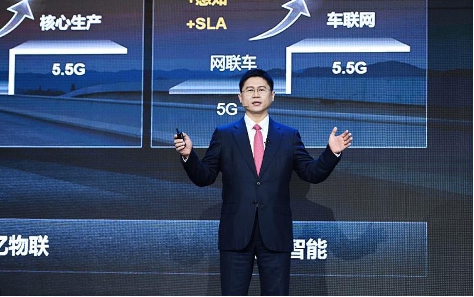 Ông Li Peng, Phó Chủ tịch Cấp cao kiêm Chủ tịch Nhóm Kinh doanh Mạng di động Huawei phát biểu tại MWC Thượng Hải 2023.