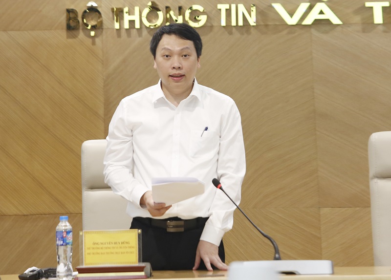 Thứ trưởng Bộ TT&TT Nguyễn Huy Dũng phát biểu tại lễ phát động