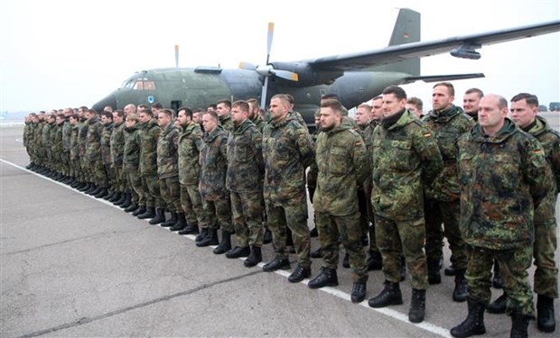 (Tư liệu) Binh sỹ Đức được điều động tới Litva tham gia sứ mệnh của NATO, tới sân bay Kaunas ở Karmelava. (Ảnh minh họa. AFP/TTXVN)