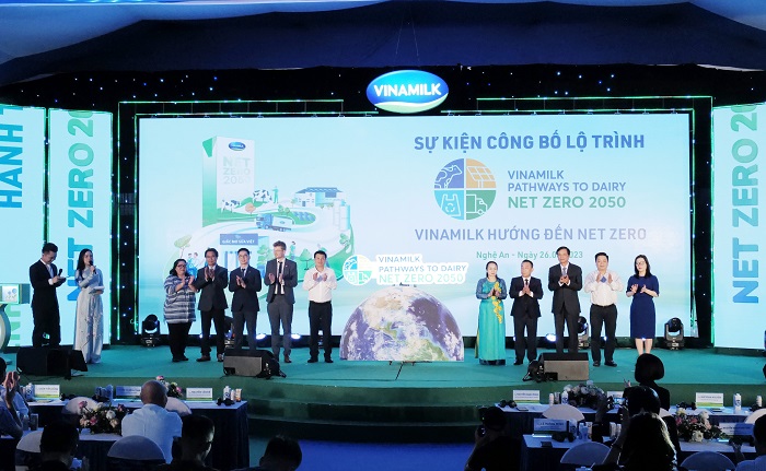 Vinamilk nhận chứng nhận Nhà máy và trang trại đạt trung hòa carbon theo tiêu chuẩn 
PAS 2060:2014