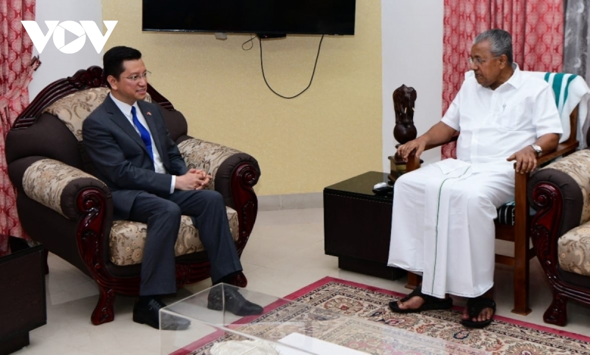 Đại sứ Việt Nam tại Ấn Độ Nguyễn Thanh Hải chào xã giao Thủ hiến bang Kerala Pinarayi Vijayan.