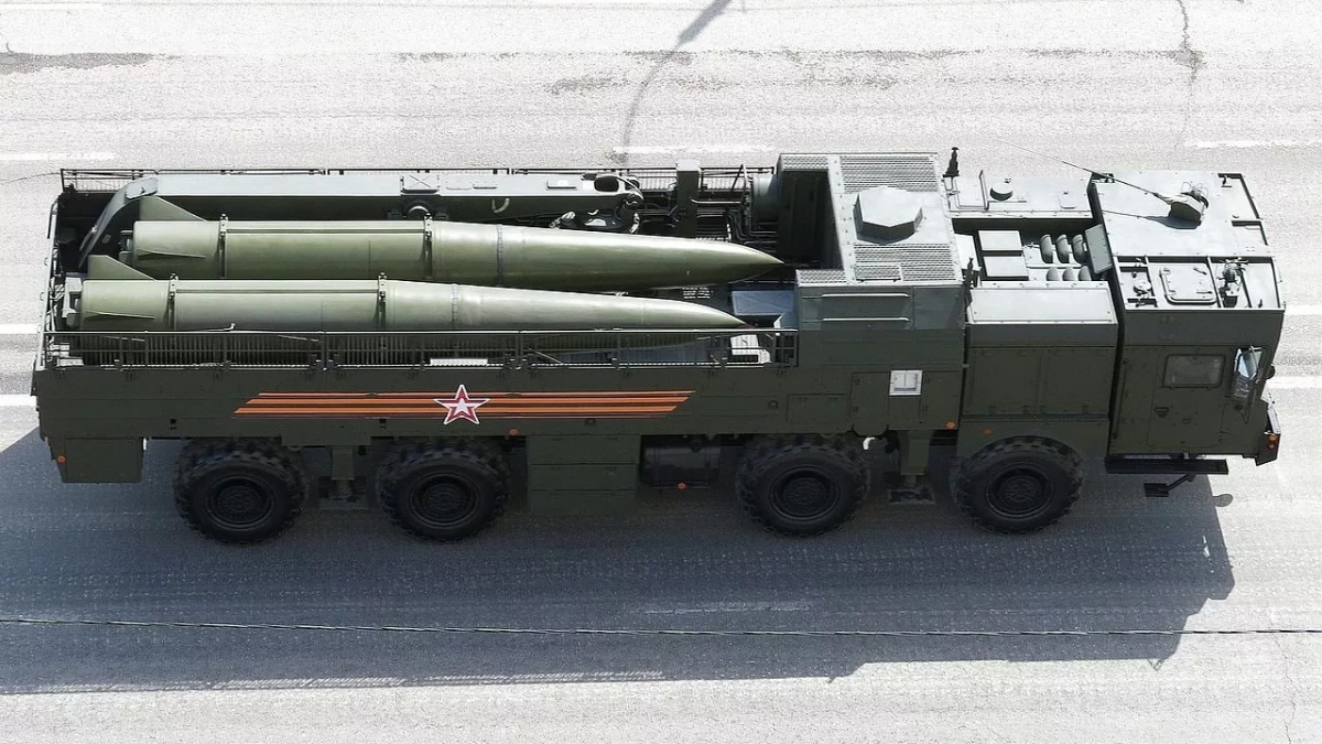 Xe nạp đạn 9T250 của tổ hợp tên lửa đạn đạo Iskander-M. Ảnh: Sputnik