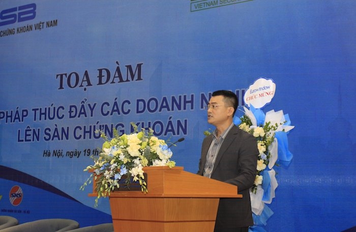 Ông Nguyễn Viết Việt – Tổng biên tập Tạp chí điện tử Kinh tế Chứng khoán Việt Nam phát biểu khai mạc Tọa đàm