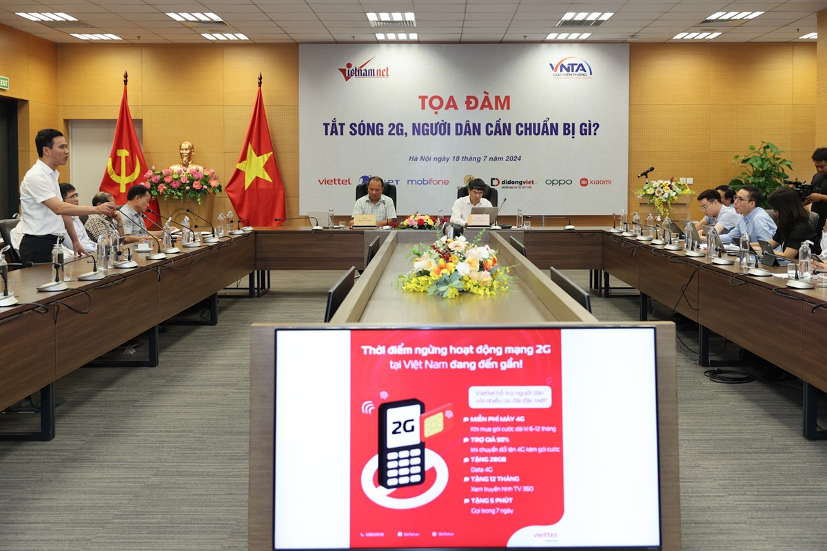 Ngày 18/7/2024, Báo VietNamNet phối hợp với Cục Viễn thông (Bộ TT&TT) tổ chức tọa đàm “Tắt sóng 2G, người dân cần chuẩn bị gì?”.