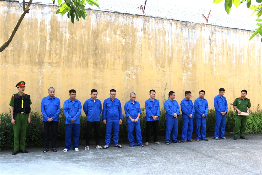 Công an tỉnh Nam Định tạm giữ hình sự 10 đối tượng trong 4 đường dây cá độ bóng đá