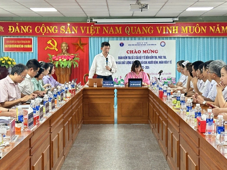 Đoàn kiểm tra đánh giá chất lượng bệnh viện số 3 của Bộ Y tế phát biểu tại buổi làm việc với Bệnh viện Việt Nam - Cuba Đồng Hới