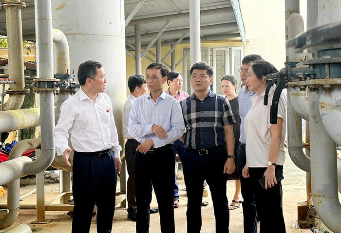 Đoàn giám sát khảo sát thực tế tại Trạm cấp nước thị trấn Vân Đình