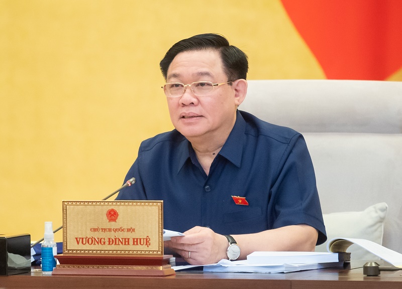 Chủ tịch Quốc hội Vương Đình Huệ đóng góp ý kiến cho Dự thảo Luật BHXH