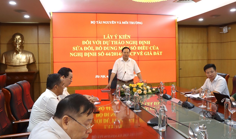 Thứ trưởng Bộ TN&MT Lê Minh Ngân phát biểu tại buổi làm việc