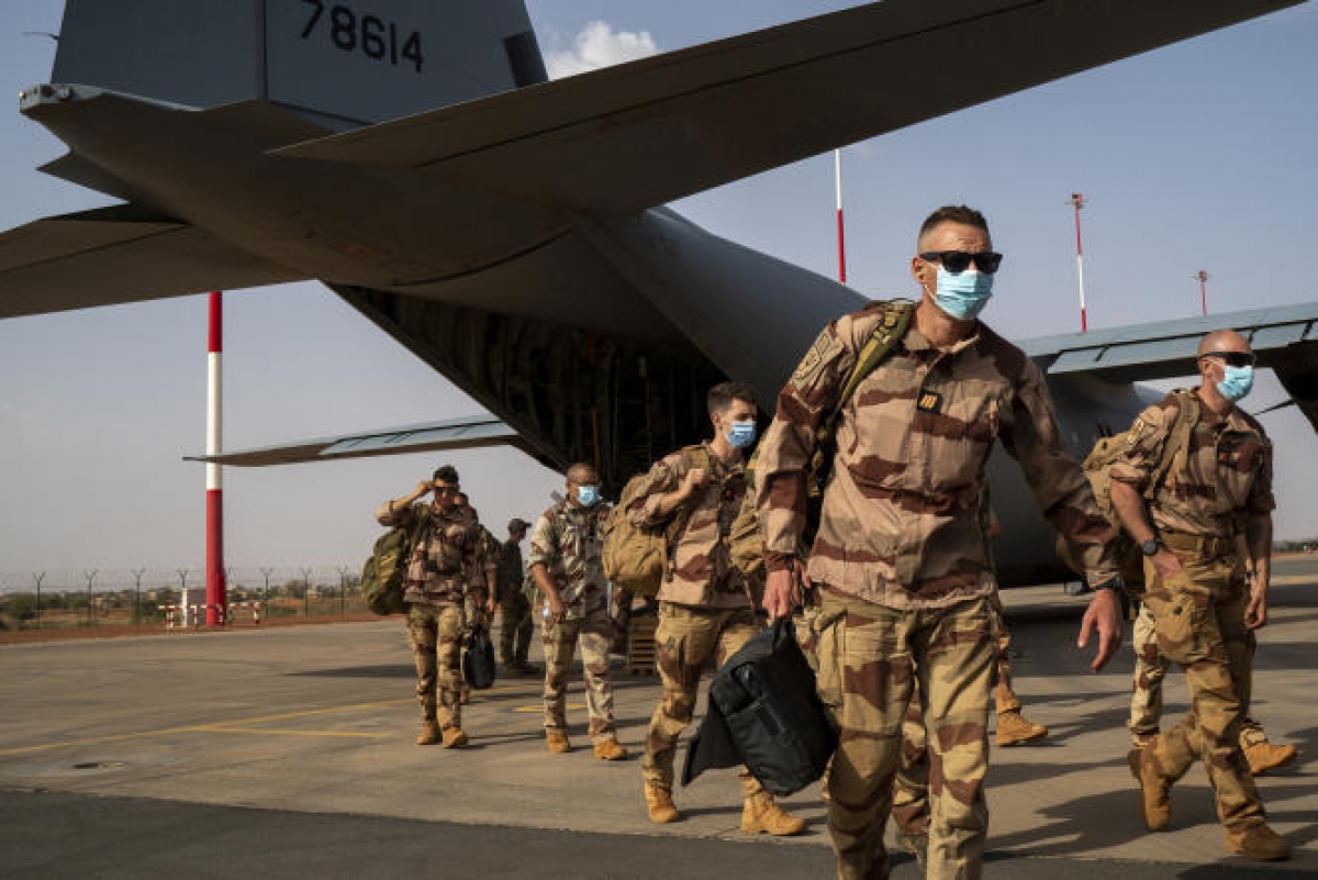 Pháp đến nay vẫn duy trì khoảng 1.500 binh sĩ tại Niger để thực hiện các nhiệm vụ chống khủng bố và Hồi giáo thánh chiến tại khu vực Sahel. Ảnh: Lemonde