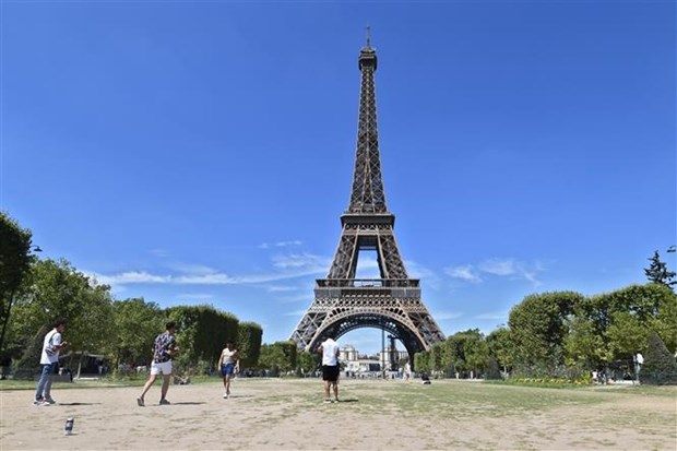 Khu vực tháp Eiffel ở Paris. (Nguồn: AFP/TTXVN)