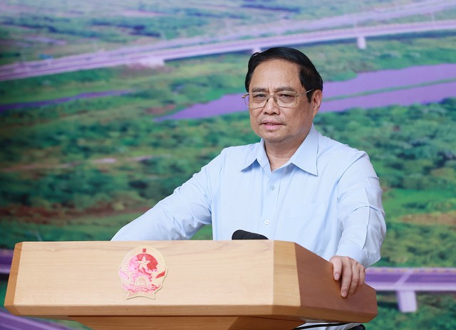 Thủ tướng Phạm Minh Chính nhấn mạnh tinh thần phải thần tốc hơn nữa, chỉ bàn làm, không bàn lùi