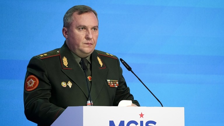 Bộ trưởng Quốc phòng Belarus Viktor Khrenin