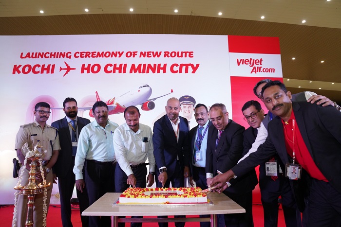 Lễ khai trương đường bay mới Kochi - TP. Hồ Chí Minh diễn ra trang trọng với các nghi thức truyền thống Ấn Độ tại sân bay Kochi