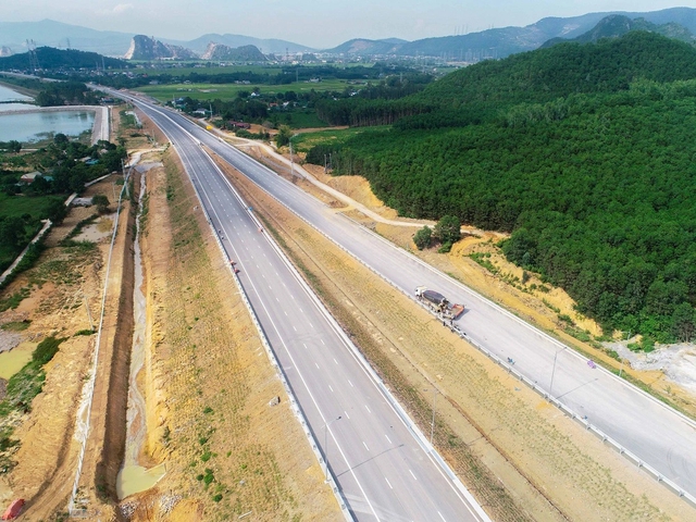 Dự án thành phần Nghi Sơn - Diễn Châu sẵn sàng đưa vào khai thác, phục vụ người dân lưu thông dịp lễ Quốc khánh 2/9. Ảnh: Báo GT