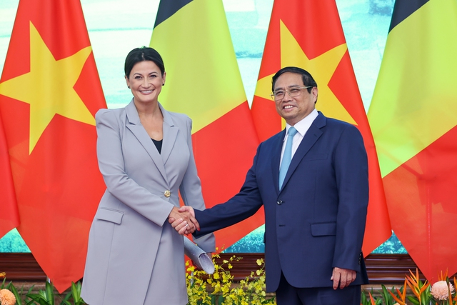 Thủ tướng Phạm Minh Chính và Chủ tịch Thượng viện Vương quốc Bỉ Stéphanie DHose