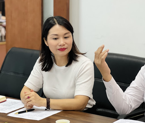 Bà Nguyễn Thi Dung - Giám đốc Trung Tâm Phát triển Bất động sản trao đổi về 3 nội dung hoạt động sẽ triển khai ngay sau chương trình ký kết. 