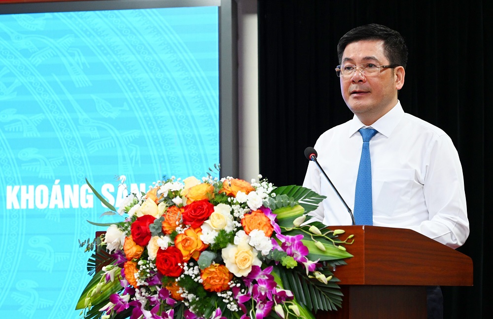 Bộ trưởng Bộ Công Thương Nguyễn Hồng Diên phát biểu tại Hội nghị