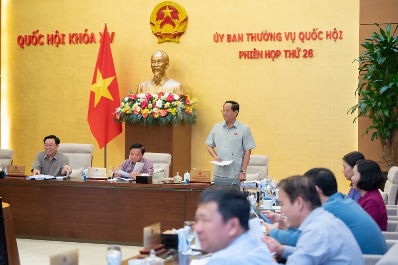 Phó Chủ tịch Quốc hội, Thượng tướng Trần Quang Phương điều hành nội dung phiên họp
