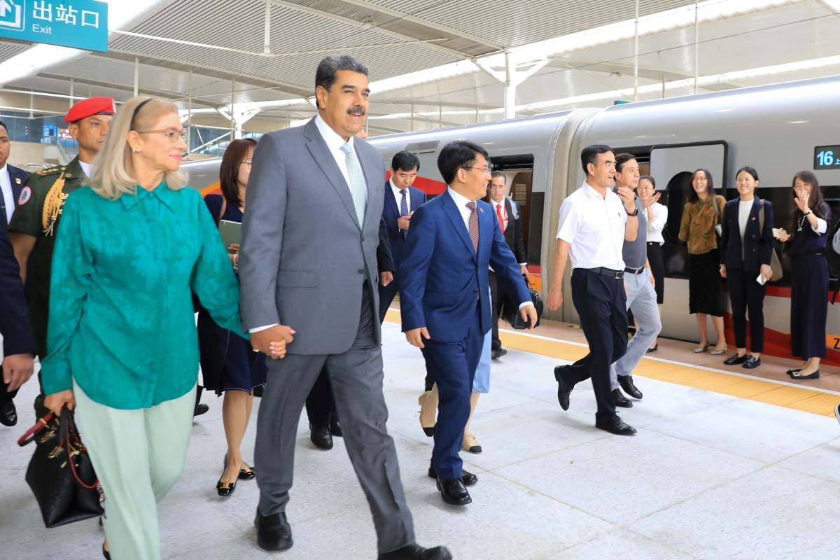 Tổng thống Venezuela Nicolas Maduro đến thăm Trung Quốc