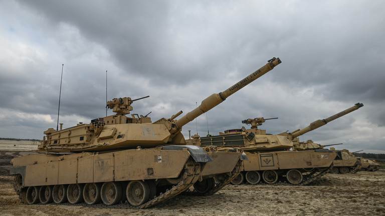Lô xe tăng M1 Abrams đầu tiên của Mỹ đã đến Ukraine