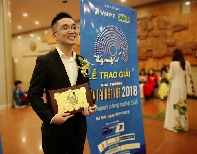 Anh Đậu Ngọc Huy, Founder kiêm CEO của Stringee nhận giải Nhì Nhân tài Đất Việt 2018