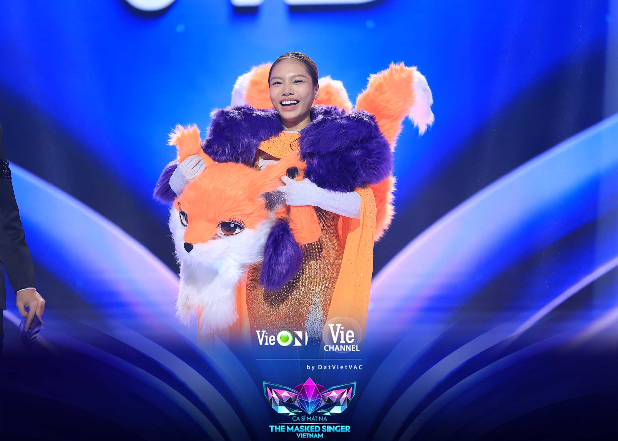 The Masked Singer Vietnam: Vũ Thảo My lộ diện sau lớp mascot Cáo Tiểu Thư