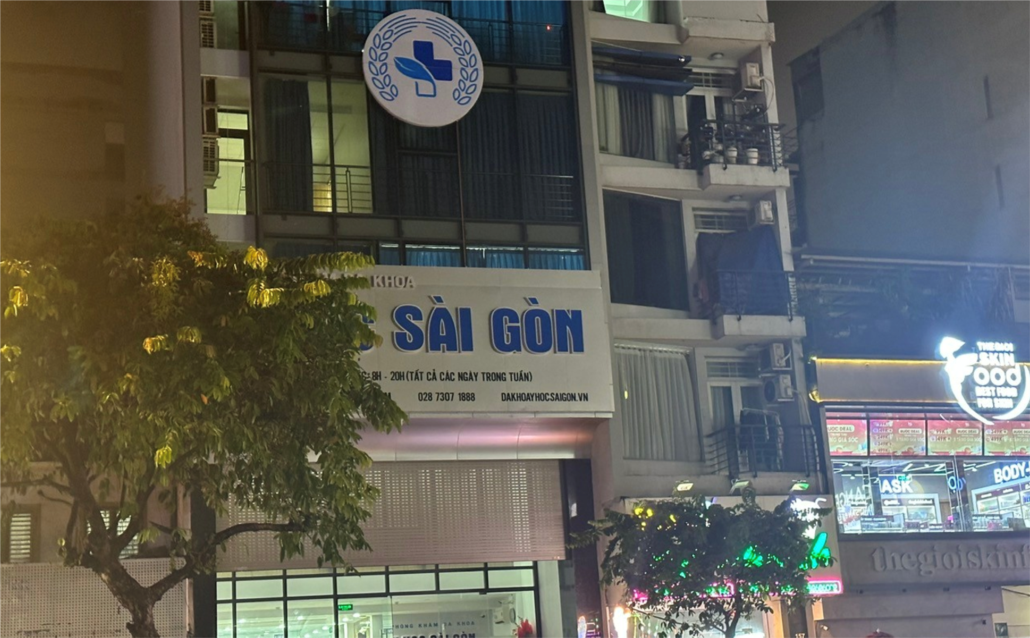 Phòng khám Y học Sài Gòn có dấu hiệu giữ người bệnh để “vẽ bệnh, moi tiền” tại thời điểm đoàn kiểm tra (lúc 18h30 ngày 19/09/2023).