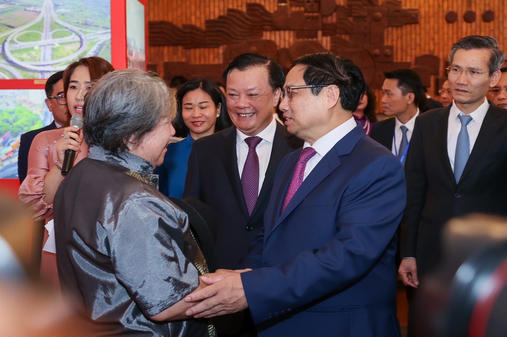 Thủ tướng thăm hỏi nhà sử học Lê Văn Lan - một trong những gương điển hình tiên tiến, Người tốt việc tốt