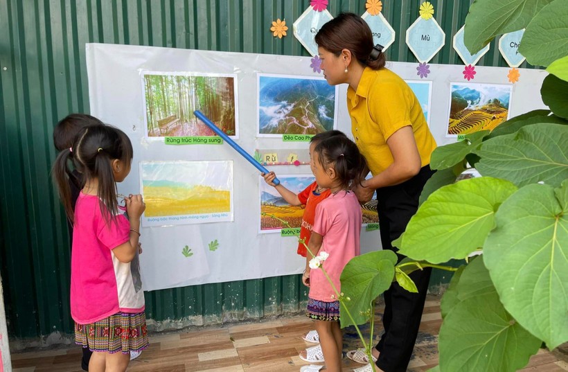 Giờ học của cô trò Trường mầm non Mồ Dề (huyện Mù Căng Chải, Yên Bái). Ảnh: NTCC