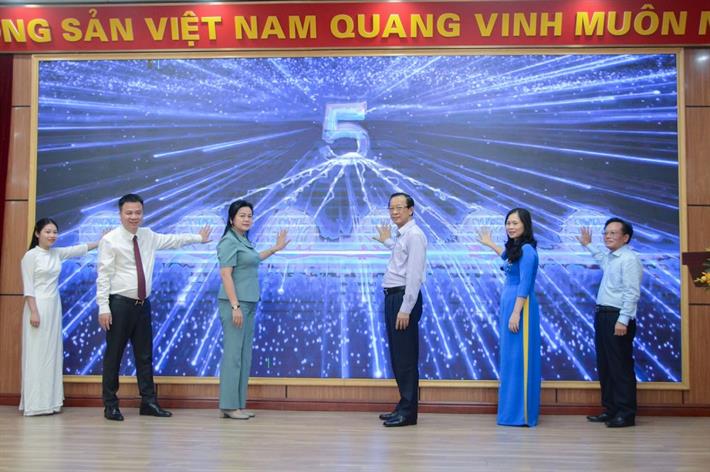 Ban Tổ chức ấn nút phát động Cuộc thi viết “Những kỷ niệm sâu sắc về thầy cô và mái trường” năm 2023