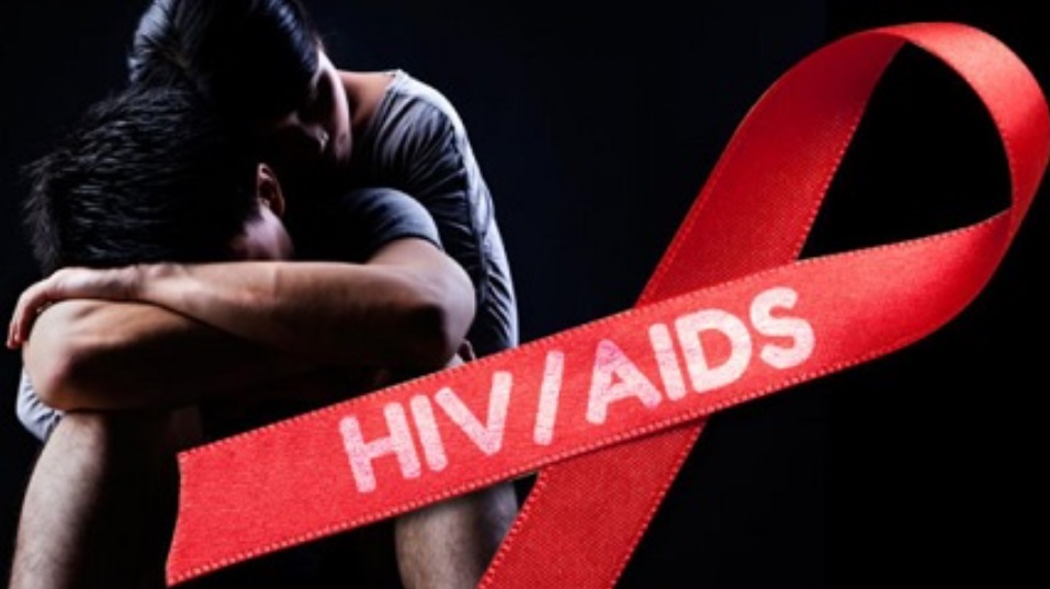 Quan hệ tình dục đồng tính nam + HIV
