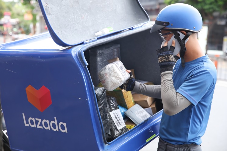Lazada Logistics Việt Nam chính thức giới thiệu Giải pháp giao hàng đa kênh, đáp ứng mọi nhu cầu của nhà bán hàng trên Lazada và mở rộng phạm vi tới cộng đồng các thương hiệu, nhà bán hàng kinh doanh trên các nền tảng mạng xã hội, trang web ngoại sàn