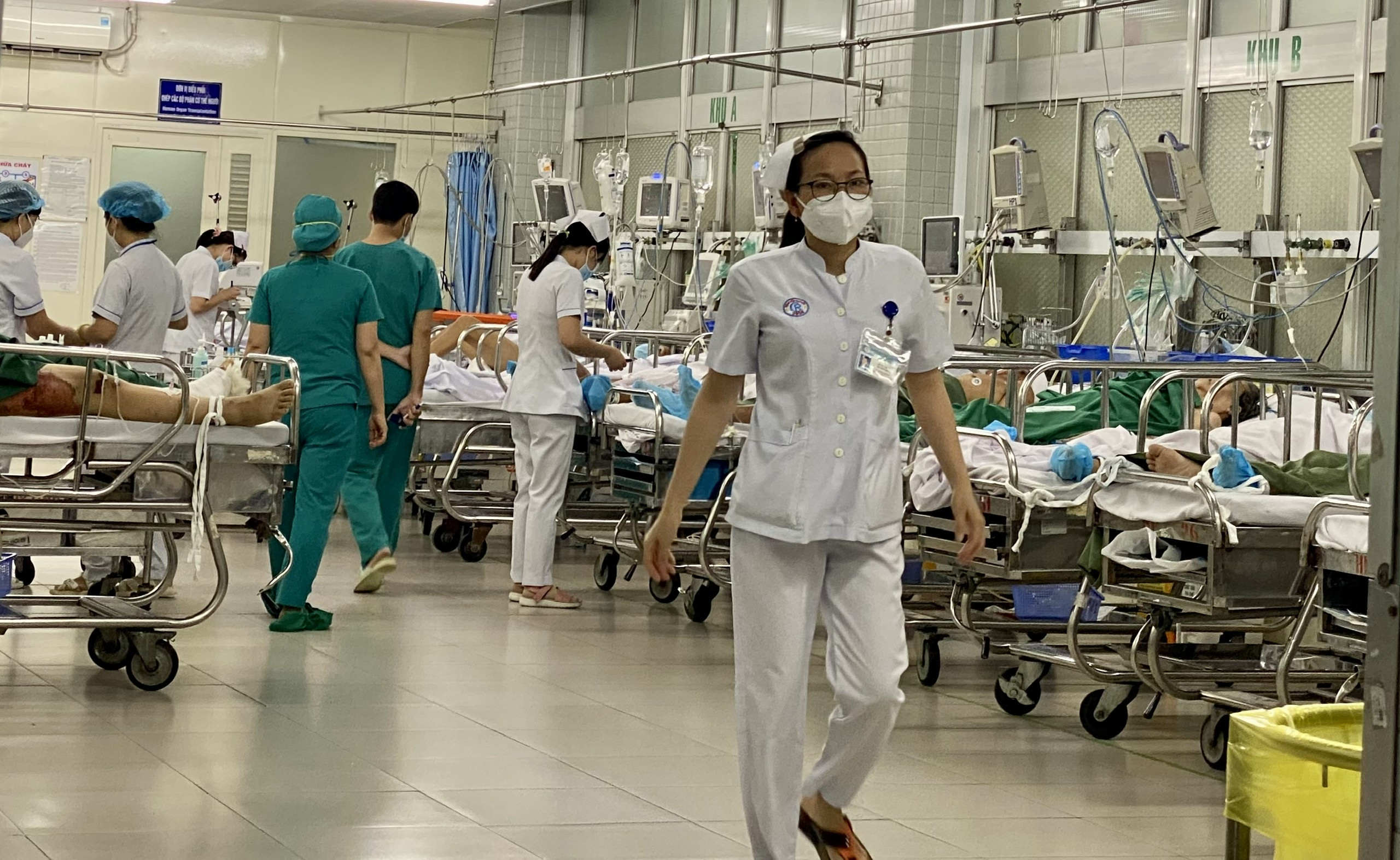 Các bệnh viện tại TP.HCM đối mặt với tình trạng thiếu hụt điều dưỡng trầm trọng