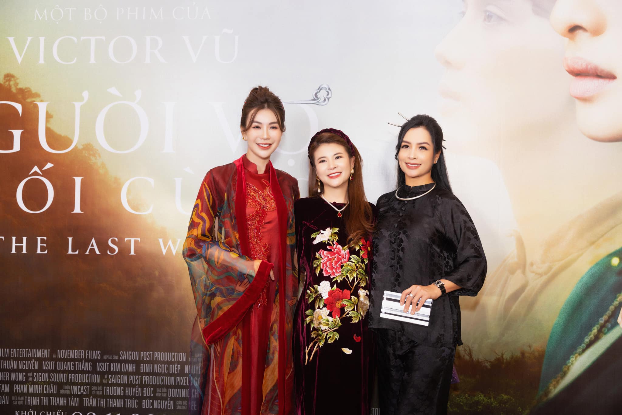 Cựu người mẫu Thuý Hằng, MC Hải Anh đến chúc mừng Kim Oanh và phim “Người vợ cuối cùng”
