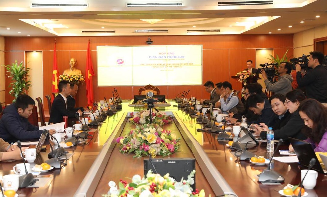 กระทรวงสารสนเทศและการสื่อสารจัดงานแถลงข่าวเพื่อประกาศการประชุม National Forum on Digital Technology Business Development ครั้งที่ 4 ในเวียดนาม