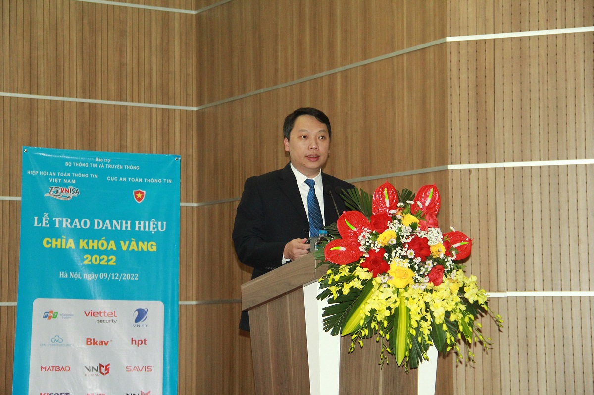 Thứ trưởng Bộ TT&TT Nguyễn Huy Dũng phát biểu tại lễ trao giải.