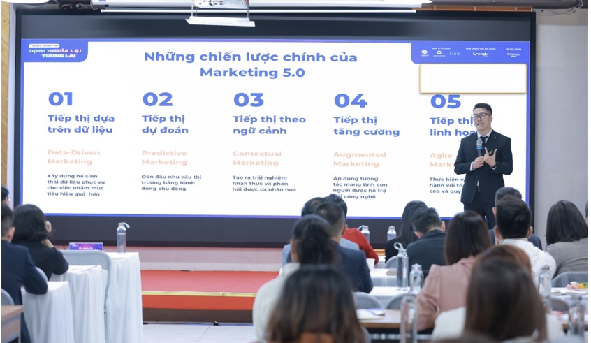 Ông Andy Vũ - Founder và CEO DigiMind Group nhấn mạnh rằng chiến lược Marketing chia sẻ năm chiến lược Marketing trong năm 2023.
