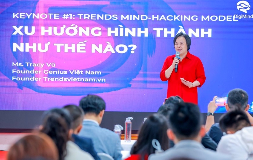 Bà Tracy Vũ - Giám đốc chiến lược DigiMind Group, nhà sáng lập mô hình Trends Mind-Hacking Model chia sẻ tại sự kiện Trends Summit #01 Định nghĩa lại tương lai.