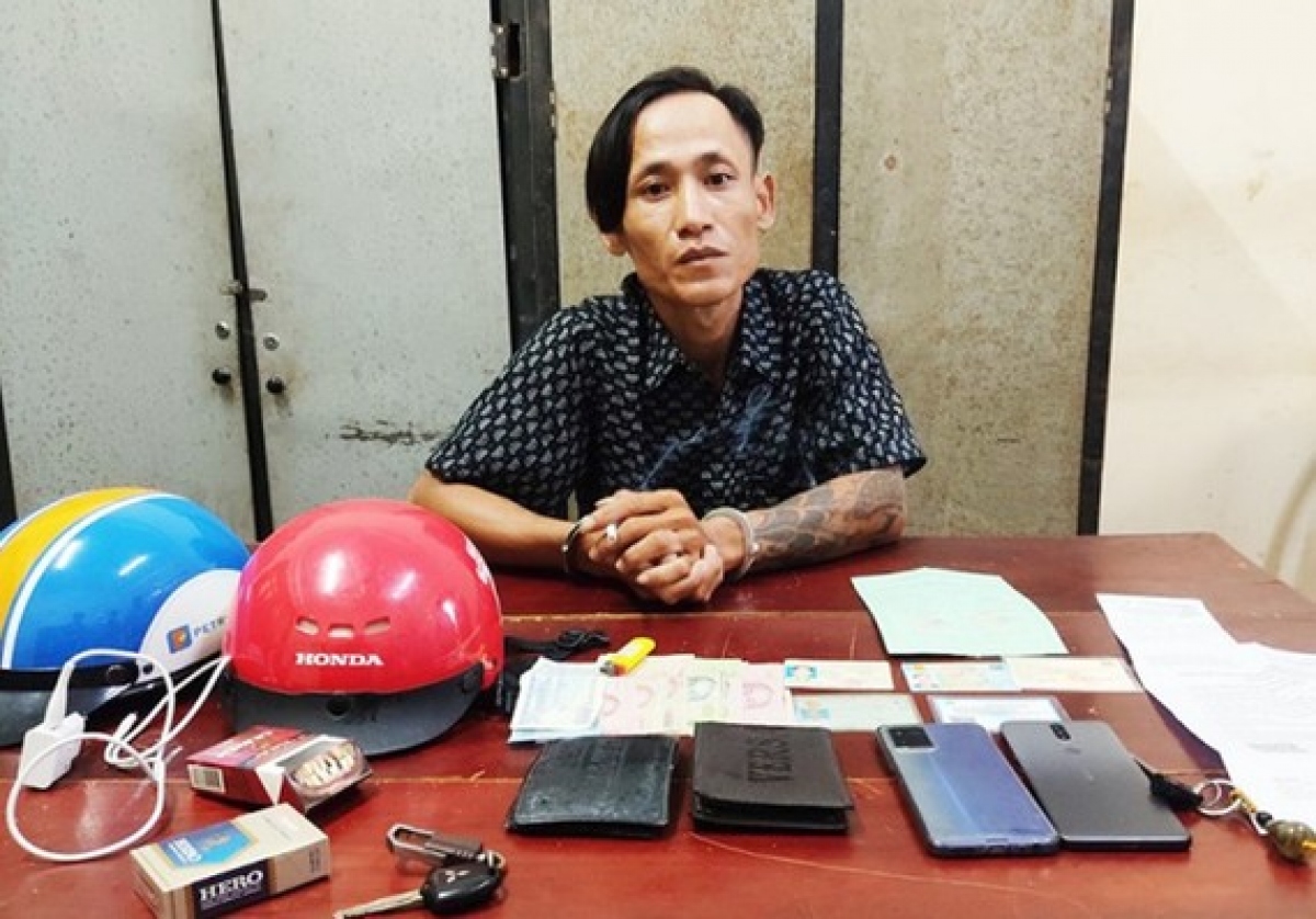 Nghi phạm Nguyễn Hoàng Huy tại cơ quan điều tra.