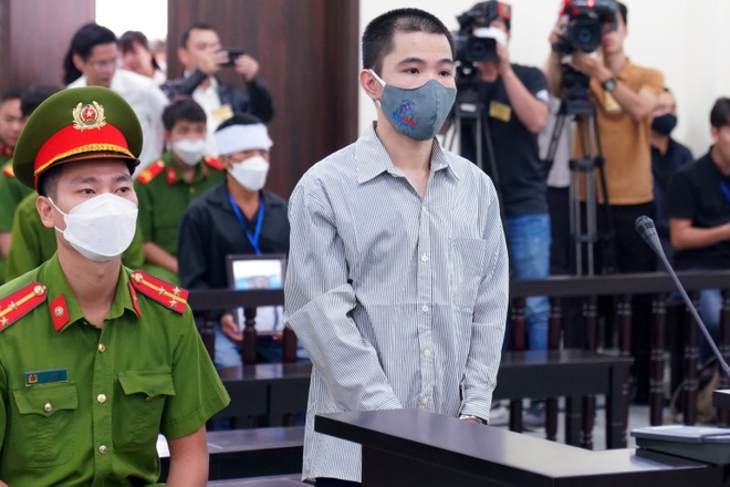 Đối tượng Nguyễn Trung Huyên bị tuyên án tử hình vì hành vi đóng đinh vào đầu 01 bé gái khiến cháu tử vong