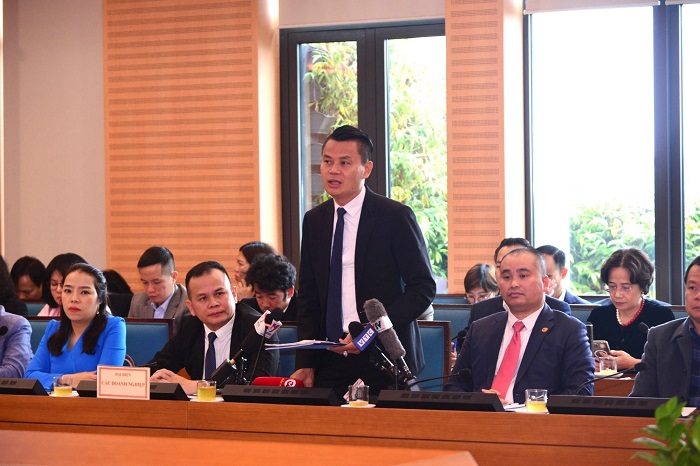 Phó Chủ tịch Hội doanh nghiệp trẻ Hà Nội Nguyễn Phúc Long phát biểu tại Hội nghị