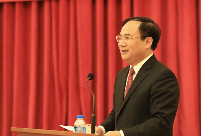 Thứ trưởng Bộ Xây dựng Nguyễn Văn Sinh tại cuộc họp ngày 30/12.