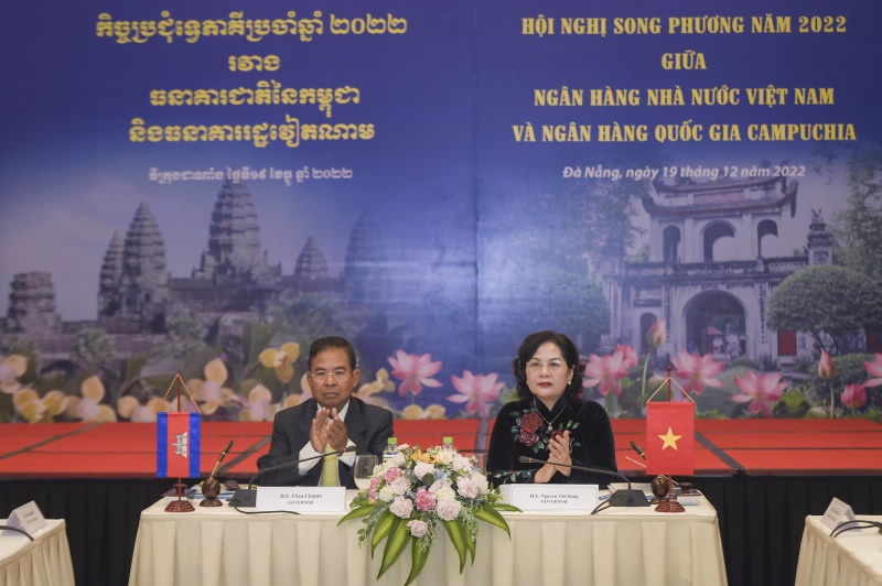 Thống đốc NHNN Nguyễn Thị Hồng và Thống đốc NHQG Campuchia Chea Chanto đồng chủ trì Phiên đối thoại với các NHTM Việt Nam đang hoạt động tại Campuchia