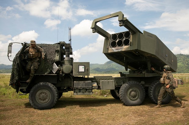 Hệ thống tên lửa pháo binh cơ động cao (HIMARS) mà Mỹ cung cấp cho Ukraine. (Ảnh: Reuters)
