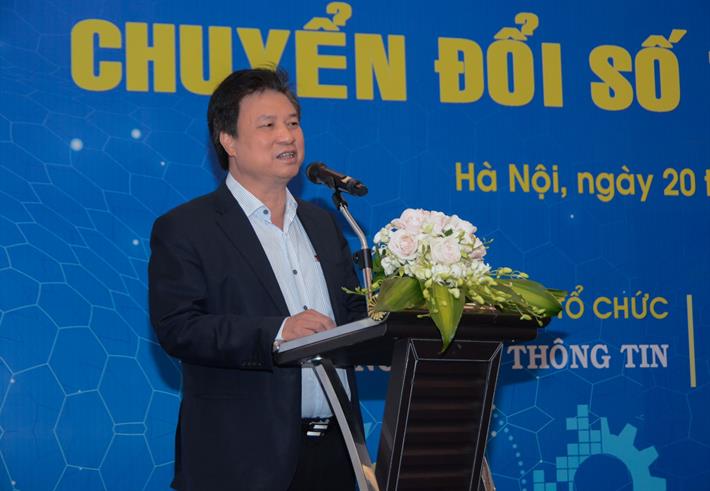 Thứ trưởng Nguyễn Hữu Độ phát biểu khai mạc hội thảo chuyển đổi số giáo dục năm 2022